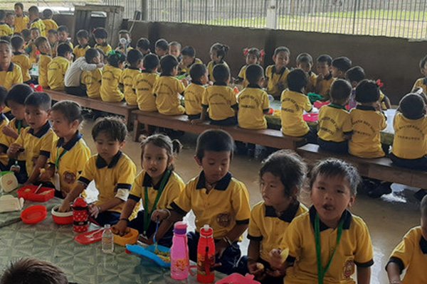 kids-dinning